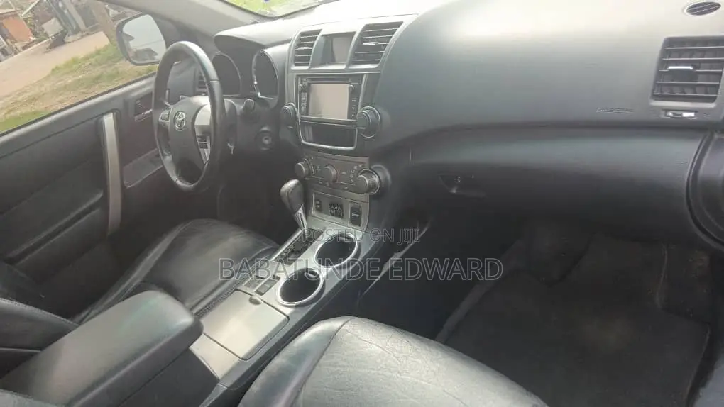 Toyota Highlander 2013 Silver