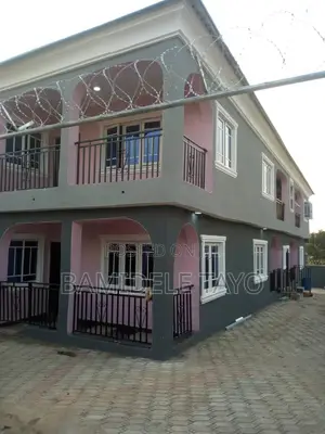 2bdrm Block of Flats in Itesiwaju Estate, Ibadan for rent