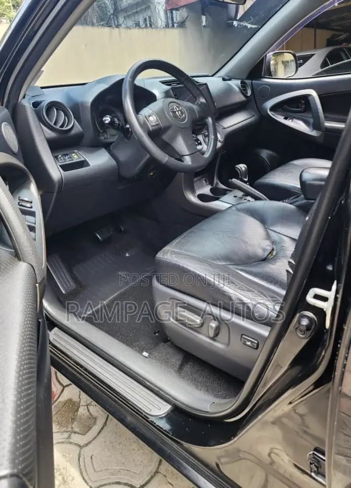 Toyota RAV4 2012 Black