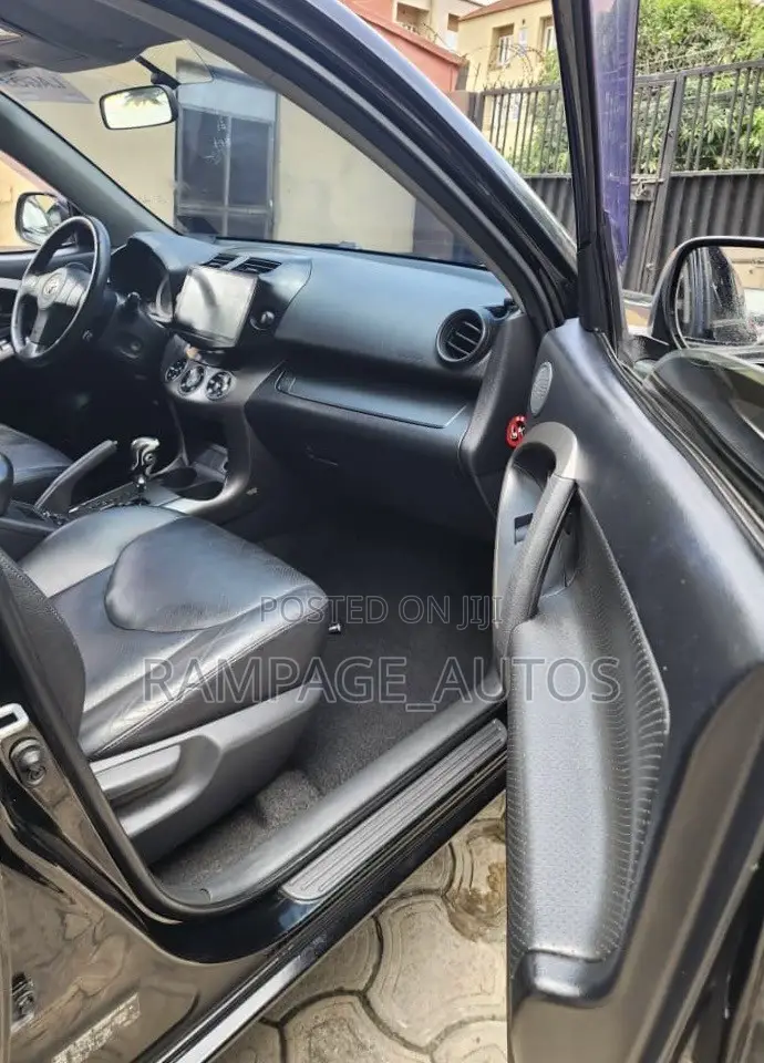 Toyota RAV4 2012 Black