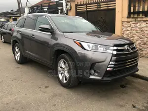 Toyota Highlander Limited 4dr SUV AWD (3.5L 6cyl 6A) 2014 Gray
