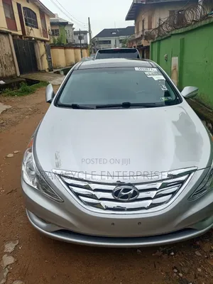Hyundai Sonata Limited Sedan FWD (2.4L 4cyl 6A) 2013 Silver