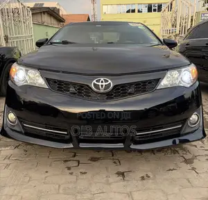 Toyota Camry SE 4dr Sedan (2.5L 4cyl 6A) 2013 Black