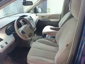 Toyota Venza LE 2012 Blue