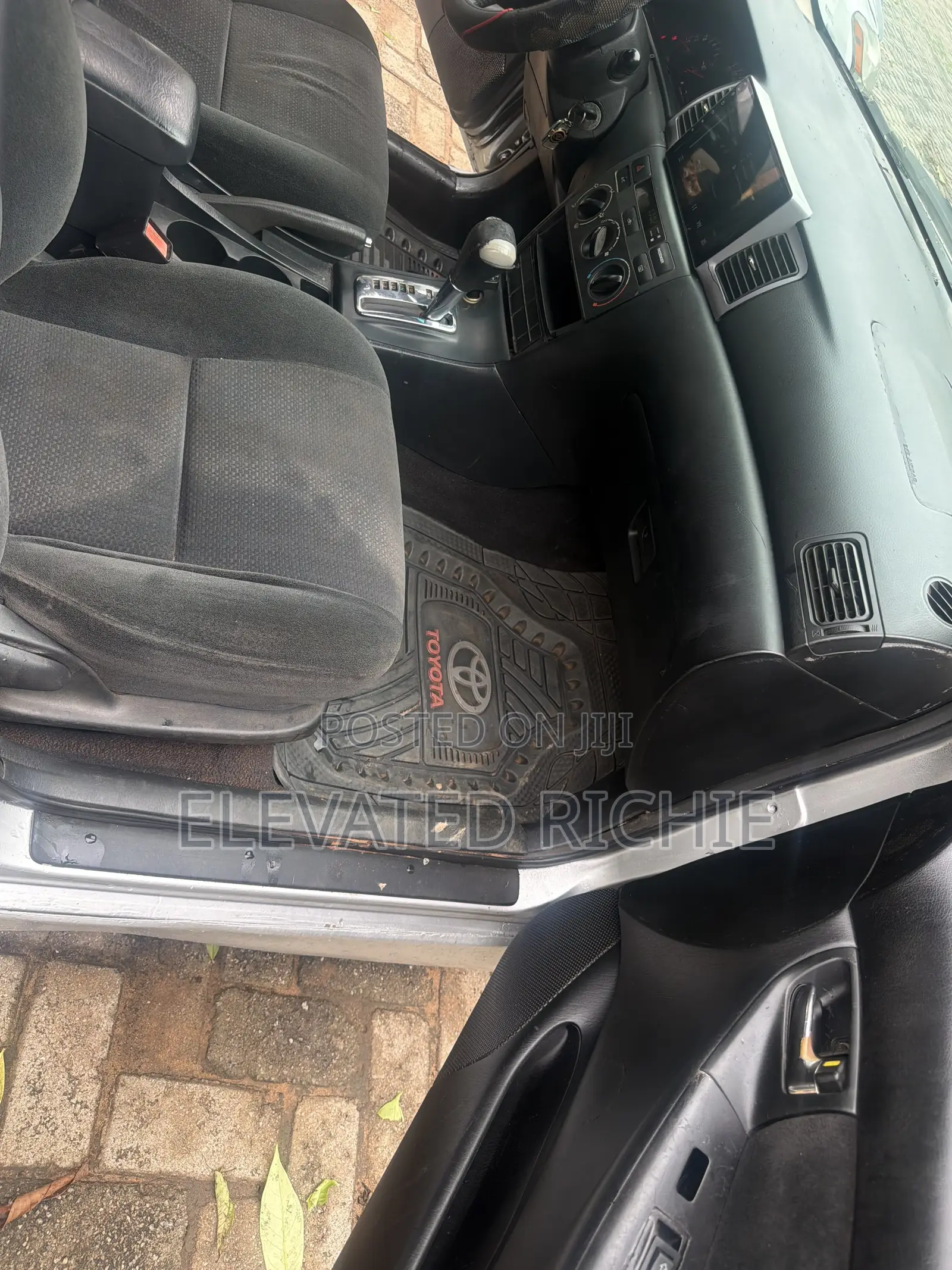 Toyota Corolla 2004 Silver
