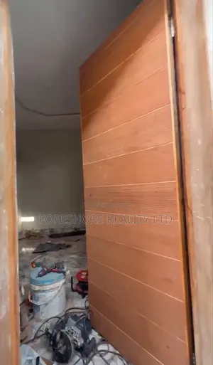 Studio Apartment in New Garage for rent