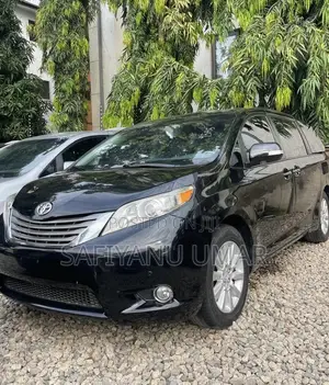 Toyota Sienna 2013 Black