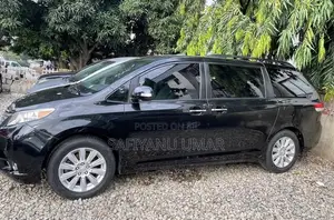 Toyota Sienna 2013 Black