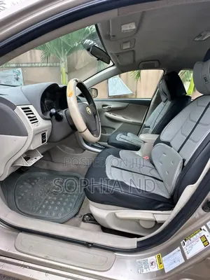 Toyota Corolla 2010 Gold