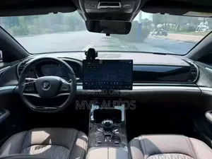 BYD Han 2025 Silver