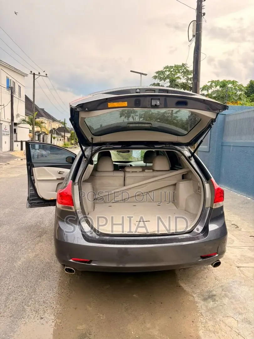 Toyota Venza 2011 Gray