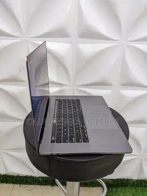 Laptop Apple MacBook Pro 2019 16GB Intel Core i7 SSD 512GB