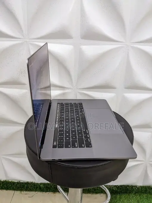Laptop Apple MacBook Pro 2019 16GB Intel Core i7 SSD 512GB