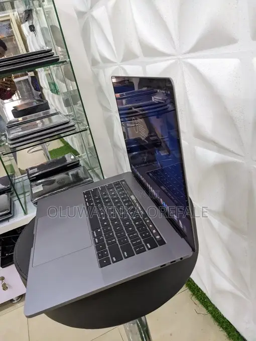 Laptop Apple MacBook Pro 2019 16GB Intel Core i7 SSD 512GB
