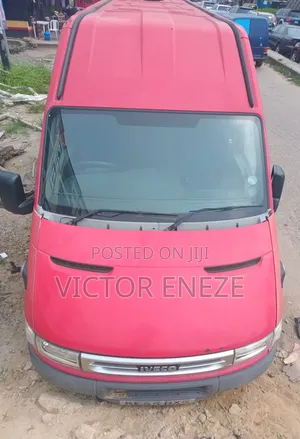 Iveco Daily 2012 Red