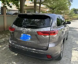 Toyota Highlander LE V6 4x2 (3.5L 6cyl 6A) 2016 Brown