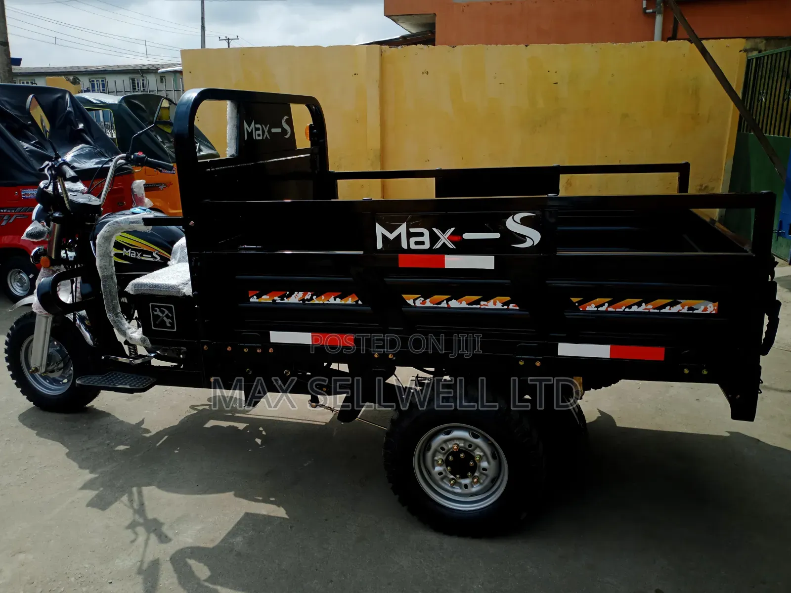 New Max-S 2026 Black