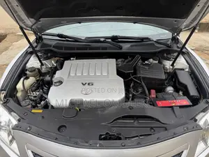 Toyota Camry SE V6 4dr Sedan (3.5L 6cyl 6AM) 2009 Silver