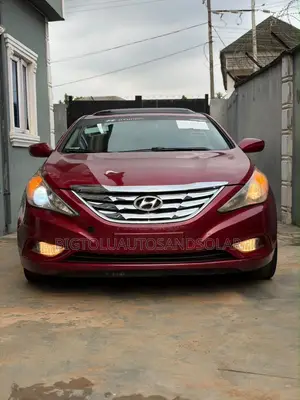Hyundai Sonata SE 2.0T Sedan FWD (2.0L 4cyl 6A) 2012 Red