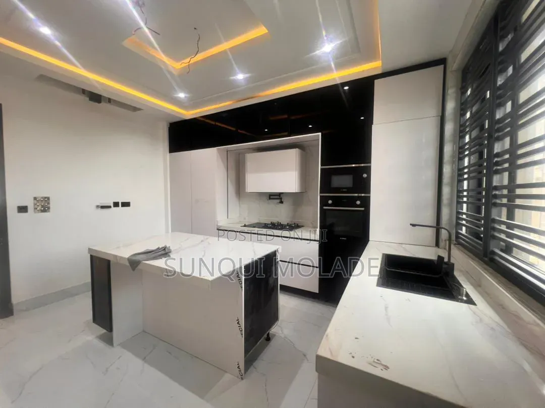 4bdrm Duplex in Ikeja Gra for rent