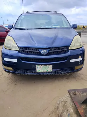 Toyota Sienna 2004 Blue
