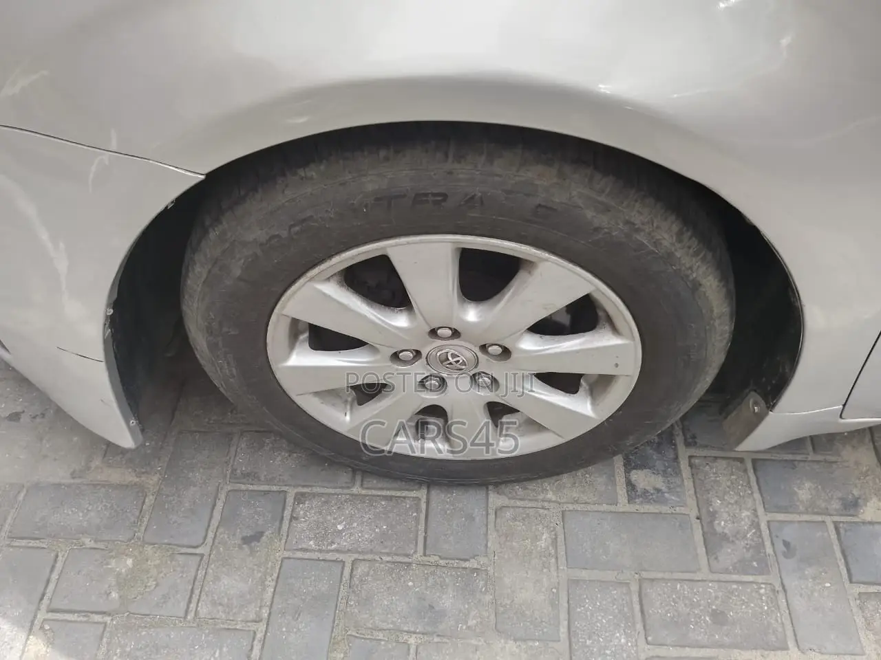 Toyota Avensis 2015 Silver