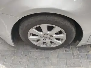 Toyota Avensis 2015 Silver