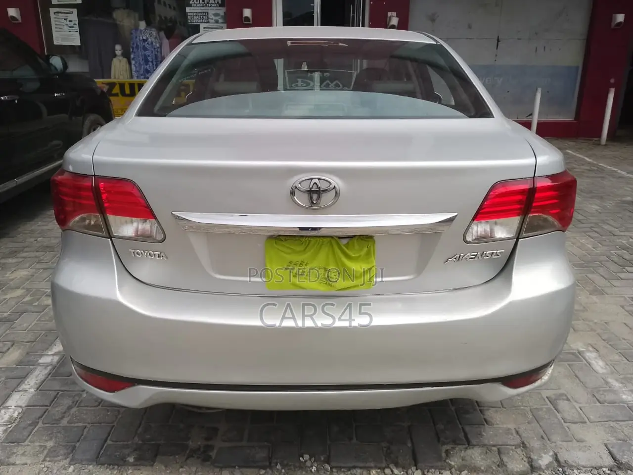 Toyota Avensis 2015 Silver