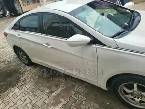 Hyundai Sonata Limited 2.0T Sedan (2.0L 4cyl 6A) 2013 White