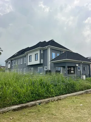 6bdrm Duplex in Cooperative Estate, Badore for sale