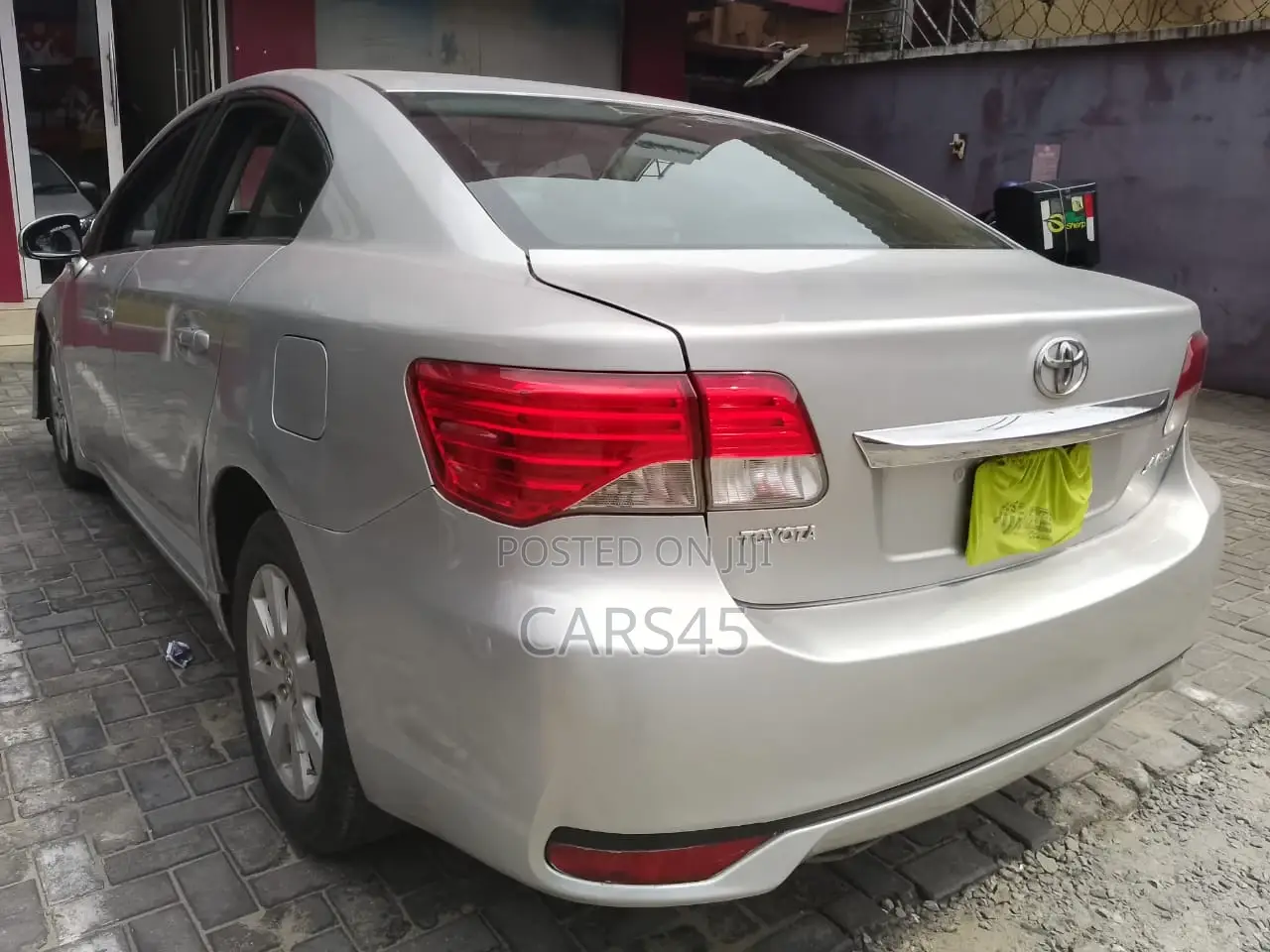 Toyota Avensis 2015 Silver