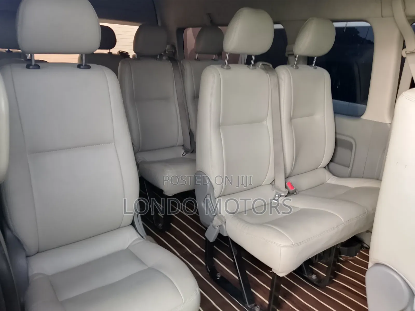 Toyota HiAce 2015 White