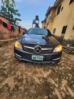 Mercedes-Benz C300 Luxury 4Matic Sedan AWD (3.0L 6cyl 7A) 2010 Gray