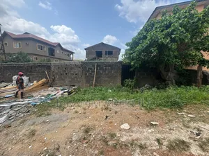 An Empty Dry Land Measuring 330sqm With a Demolishable Shell STR