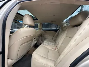 Lexus ES 350 2011 Gold