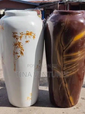 Flower Vase. High Quality. Available in Fibre and Concrete.
