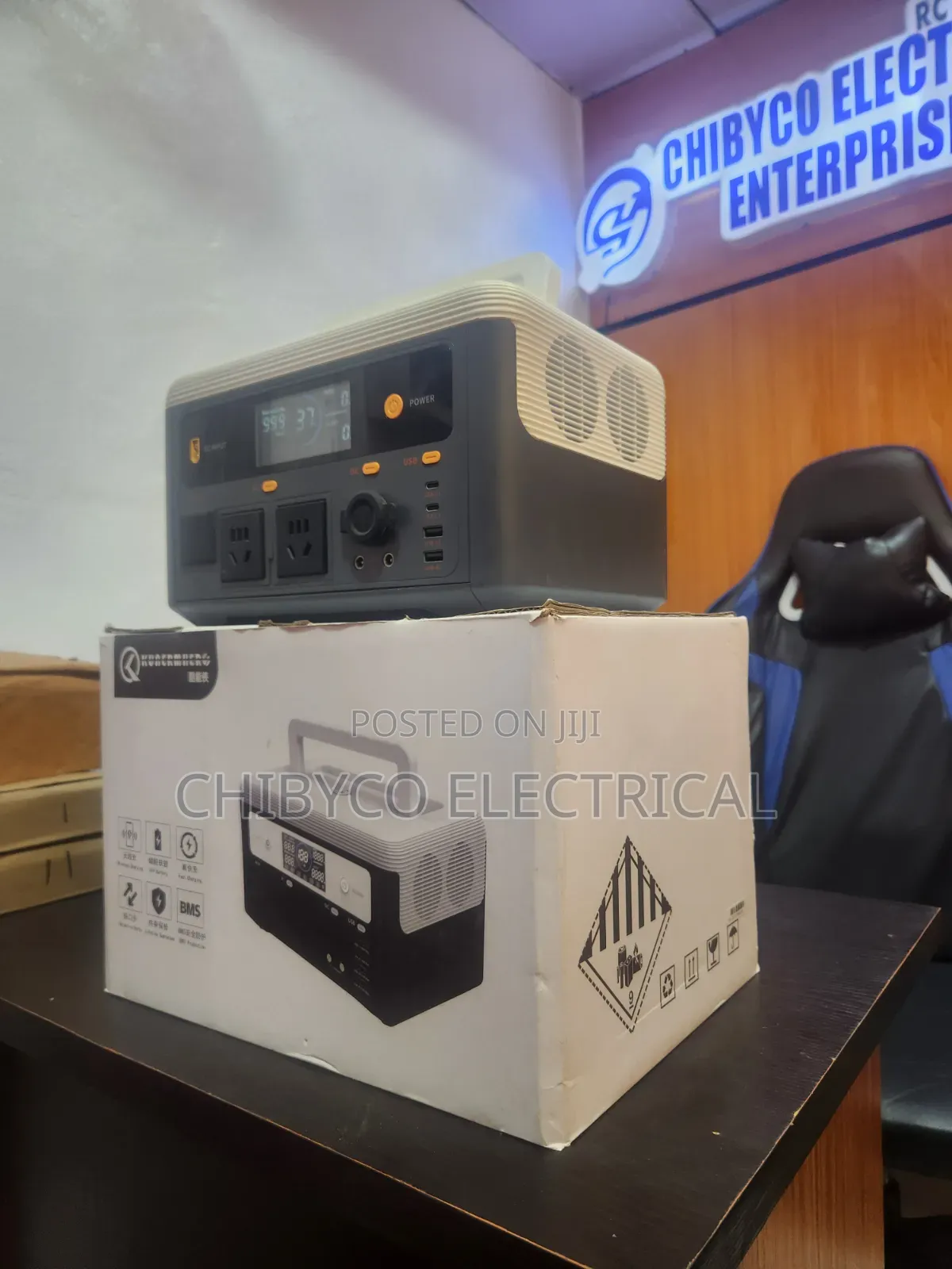 700w Solar Generator