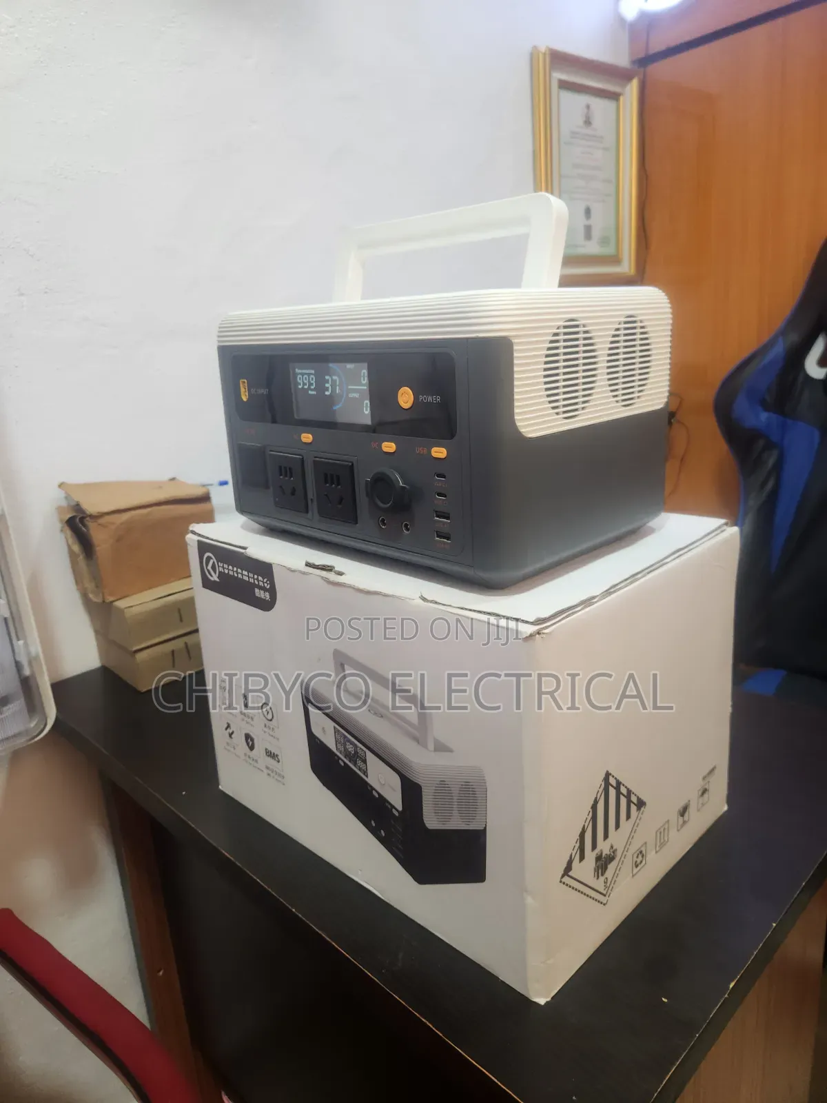 700w Solar Generator