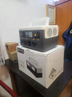 700w Solar Generator