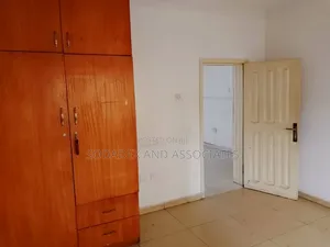 4bdrm Duplex in Gra for rent