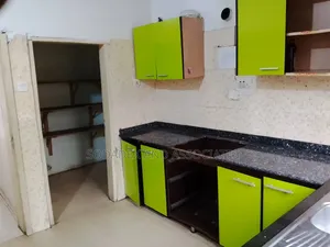 4bdrm Duplex in Gra for rent