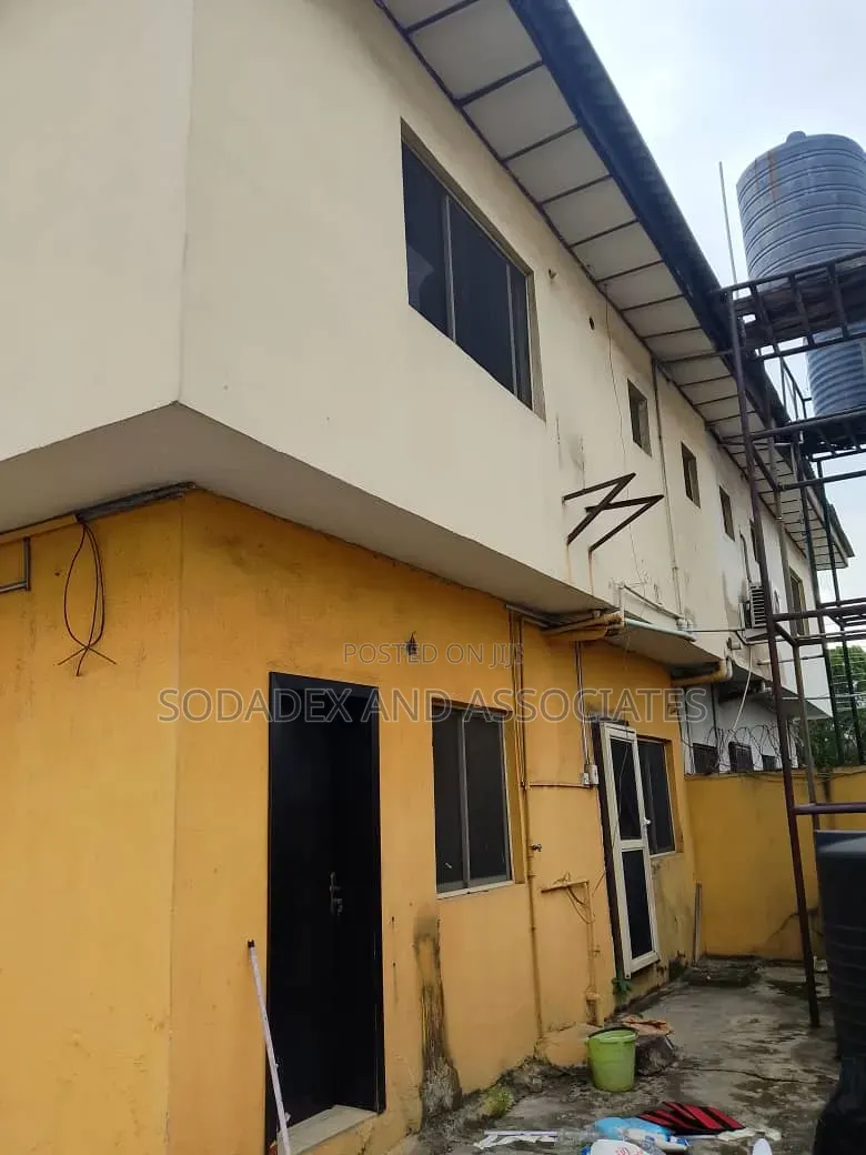 4bdrm Duplex in Gra for rent
