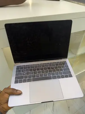 Laptop Apple MacBook Pro 2017 8GB Intel Core i5 SSD 256GB
