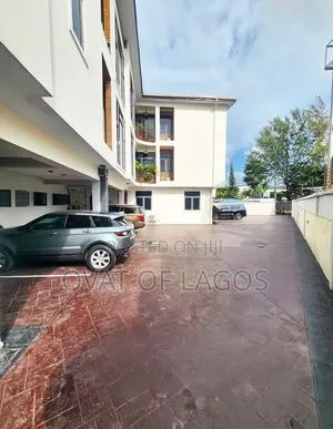 2bdrm Apartment in Lekki Phase 1 for rent