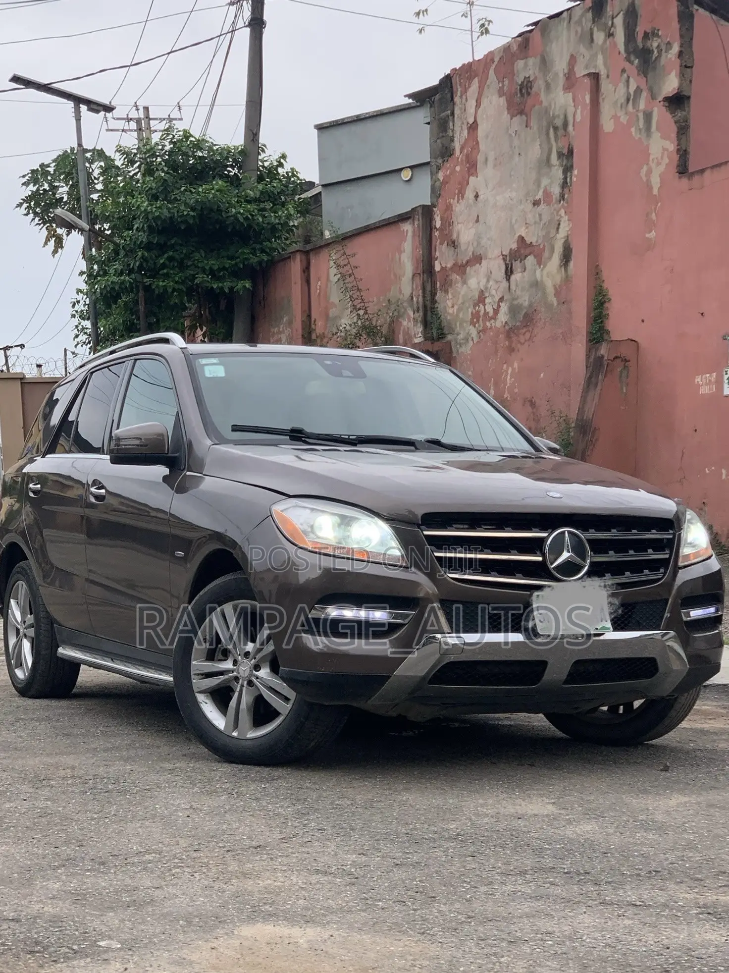 Mercedes-Benz M Class 2012 Brown