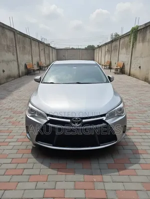 Toyota Camry SE 4dr Sedan (2.5L 4cyl 6A) 2016 Silver