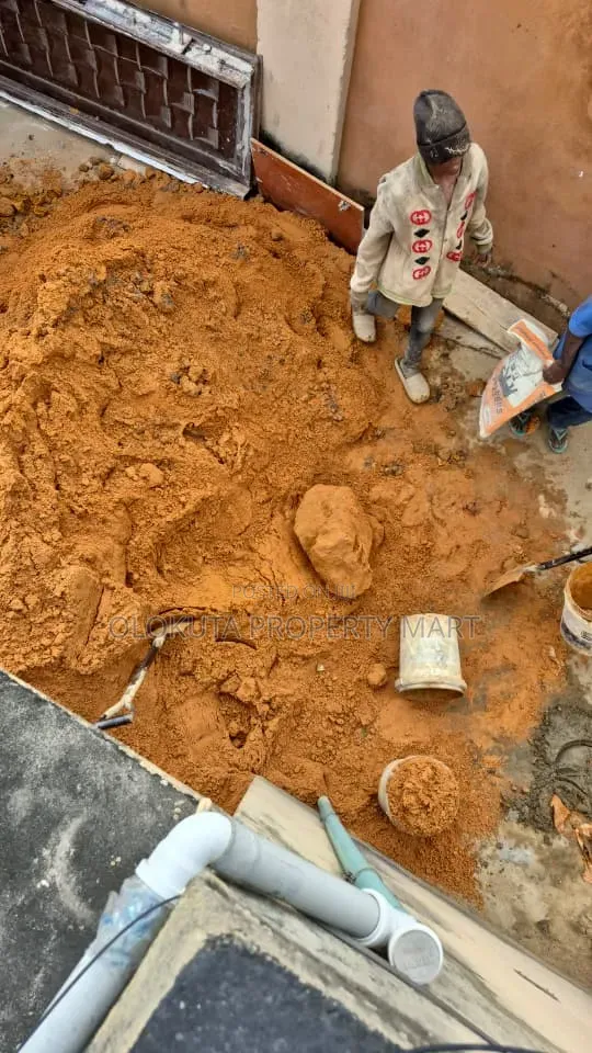 Sharp Sand 30 Tons and Yello Plaster