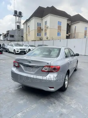 Toyota Corolla 2012 Silver