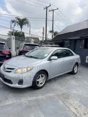 Toyota Corolla 2012 Silver