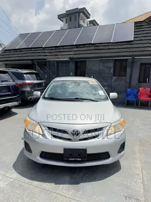 Toyota Corolla 2012 Silver